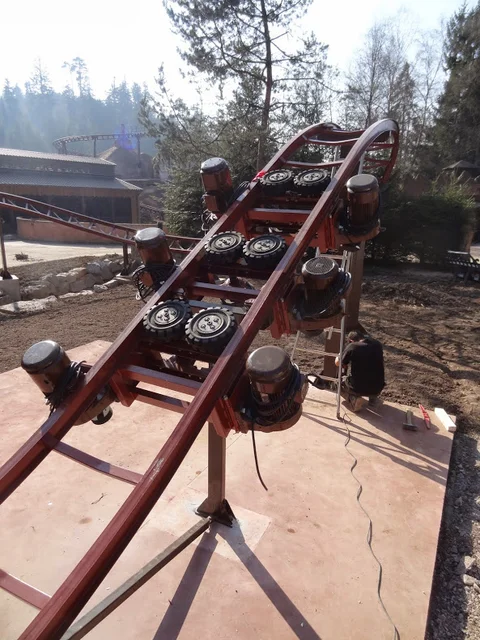 la_ronde_des_rondins_-_contruction_-_133