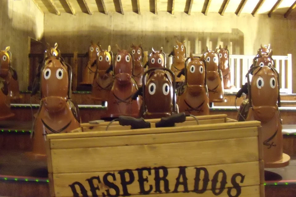 cine_desperado_v041_-_attraction_-_08