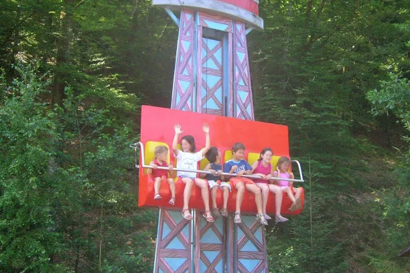 Attractions-Jolly-Jumper-v1-02