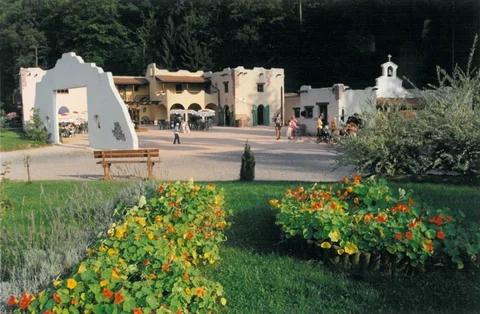 1990-8