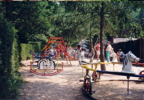 Disparue - Plaine de jeux - 1