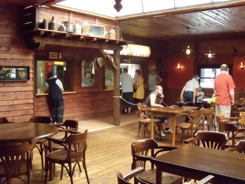 Restauration-Saloon-05