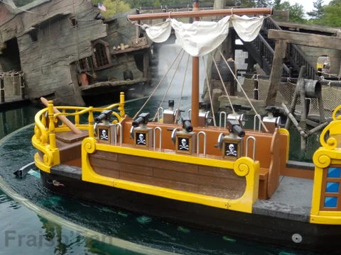 pirates_attack_-_attraction_-_468