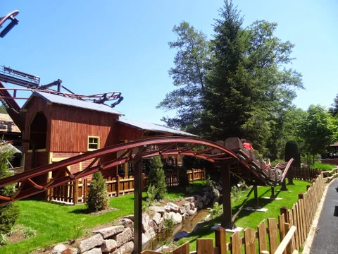 la_ronde_des_rondins_-_attraction_-_200