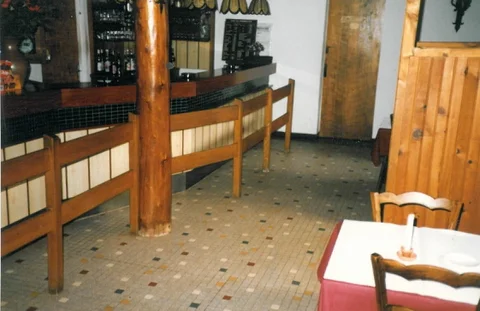 restau-et-ptite-salle.jpg