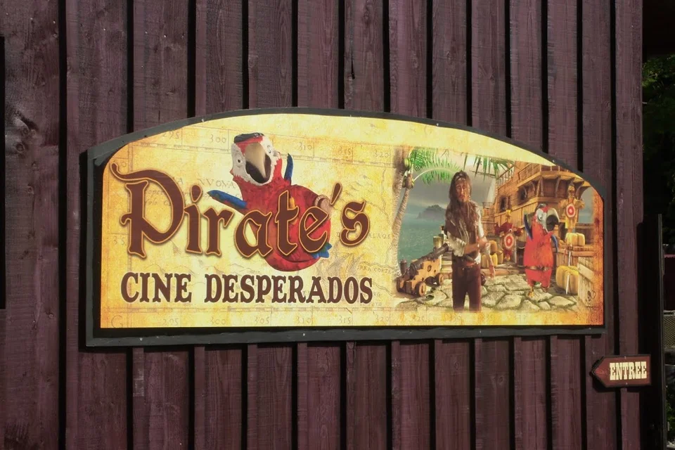 cine_desperado_v039_-_attraction_-_06